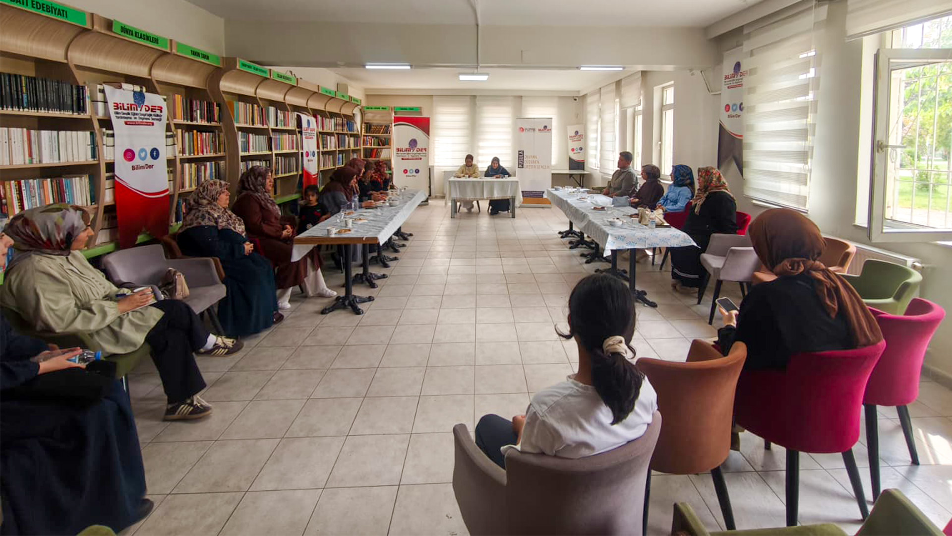 Pusula Projesinde Gençler "Çağımızın Tanıkları"nı Konuştu